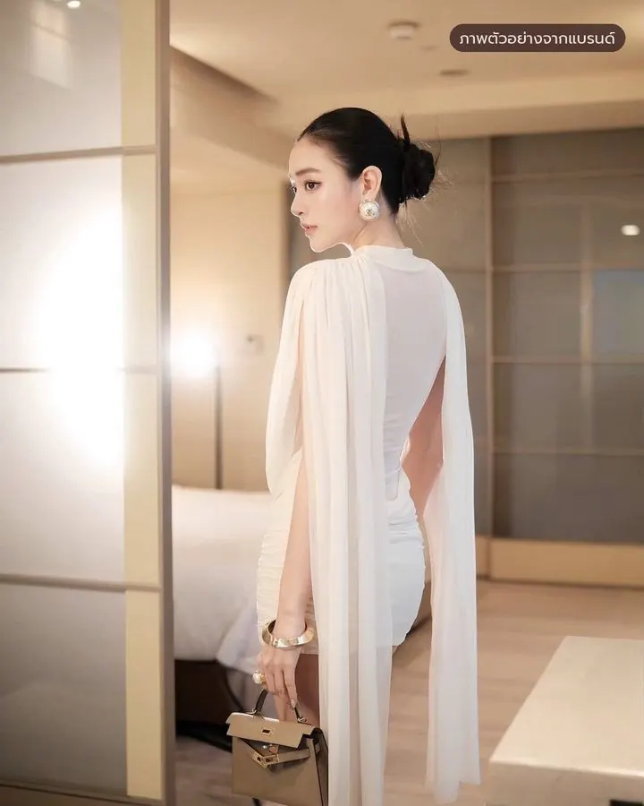 เดรสสั้นครีม ผ้าคลุมไหล่ยาว รหัส SWT03 รูปที่ 3