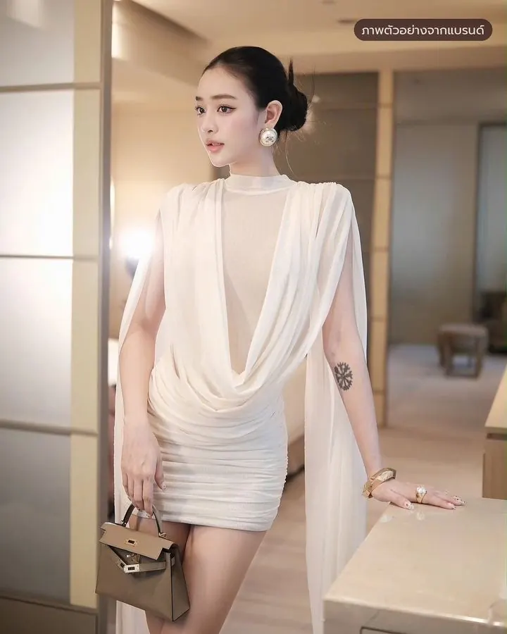 เดรสสั้นครีม ผ้าคลุมไหล่ยาว รหัส SWT03 รูปที่ 5