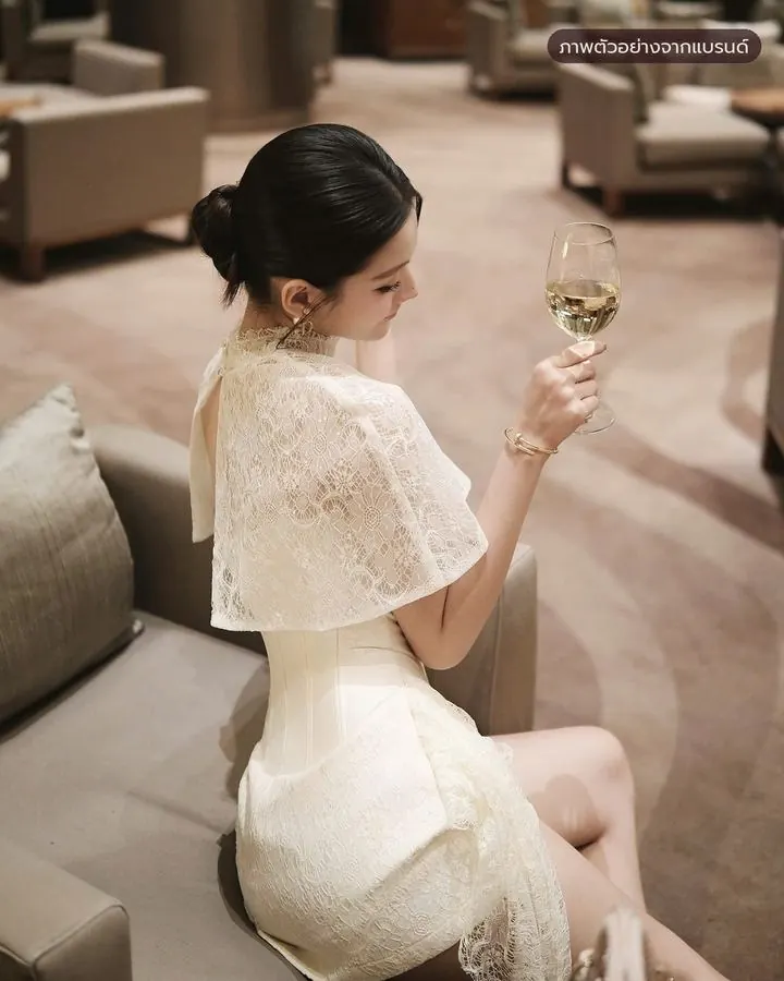 เดรสสั้นคอร์เซ็ตขาว ผ้าคลุมลูกไม้ รหัส SWT04 รูปที่ 5
