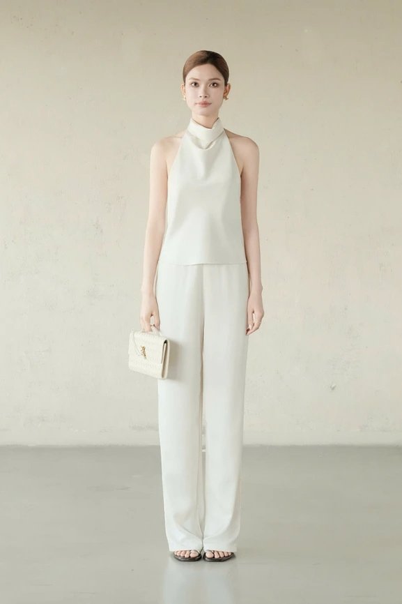 Soah · เสื้อคล้องคอสีครีม (เสื้ออย่างเดียว) รหัส SWT20 รูปที่ 1