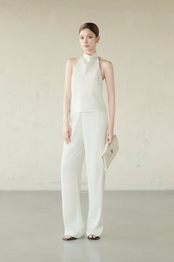 Soah · เสื้อคล้องคอสีครีม (เสื้ออย่างเดียว) รหัส SWT20 รูปที่ 3