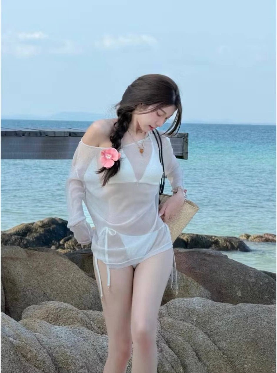 บิกินี่สีขาวพร้อมเสื้อคลุม เซ็ต 3 ชิ้น รหัส SWT21 รูปที่ 1